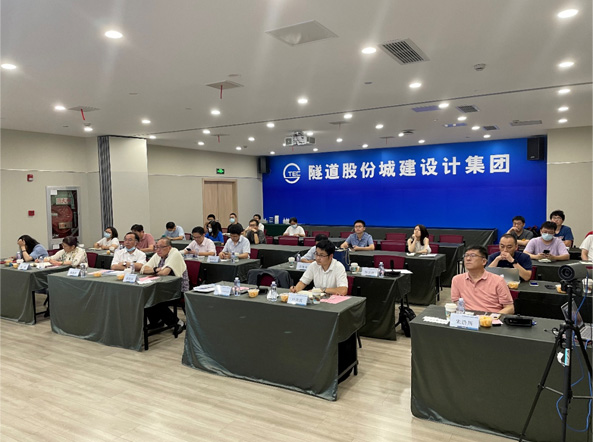 朱瓏瓏董事長(zhǎng)受邀出席“雨水、污水、污泥管理-德國(guó)最新發(fā)展趨勢(shì)”講座(圖2)
